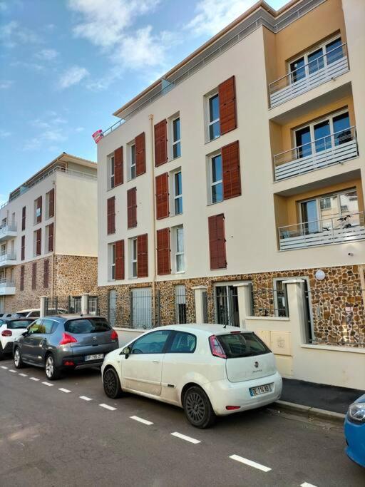 Appartement F2 de haut standing en hypercentre avec jardin privé à 270 m de la Gare de MANTES ! Esterno foto