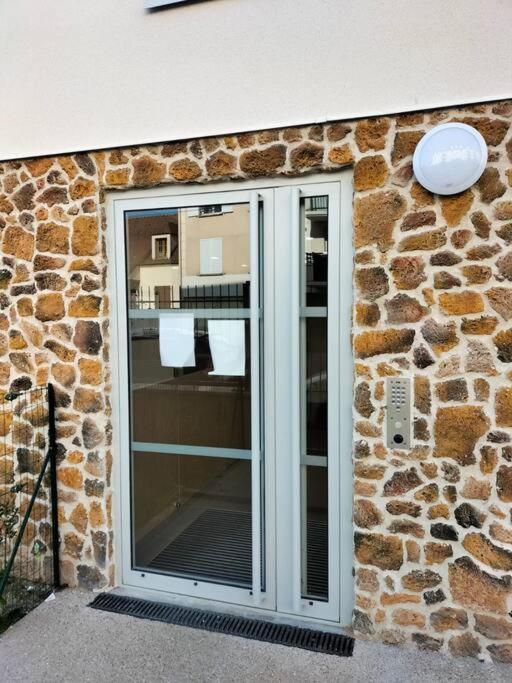 Appartement F2 de haut standing en hypercentre avec jardin privé à 270 m de la Gare de MANTES ! Esterno foto