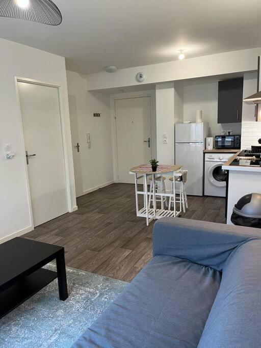 Appartement F2 de haut standing en hypercentre avec jardin privé à 270 m de la Gare de MANTES ! Esterno foto