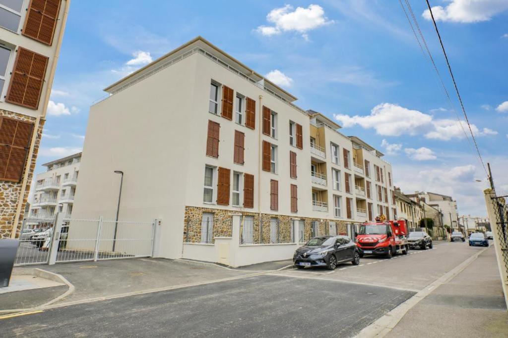 Appartement F2 de haut standing en hypercentre avec jardin privé à 270 m de la Gare de MANTES ! Esterno foto