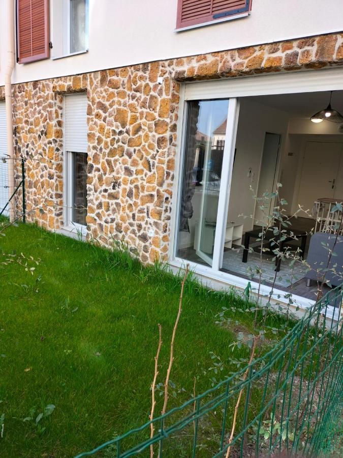 Appartement F2 de haut standing en hypercentre avec jardin privé à 270 m de la Gare de MANTES ! Esterno foto